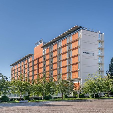 Courtyard By Marriott Linz Hotel Bagian luar foto
