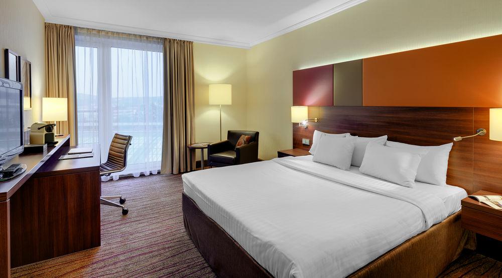Courtyard By Marriott Linz Hotel Bagian luar foto