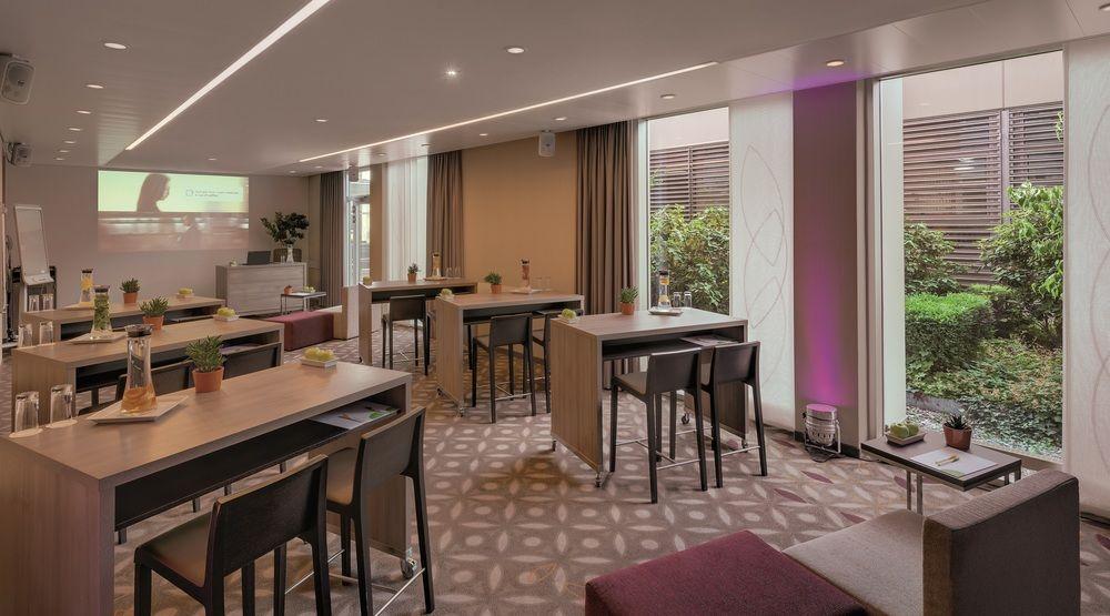 Courtyard By Marriott Linz Hotel Bagian luar foto