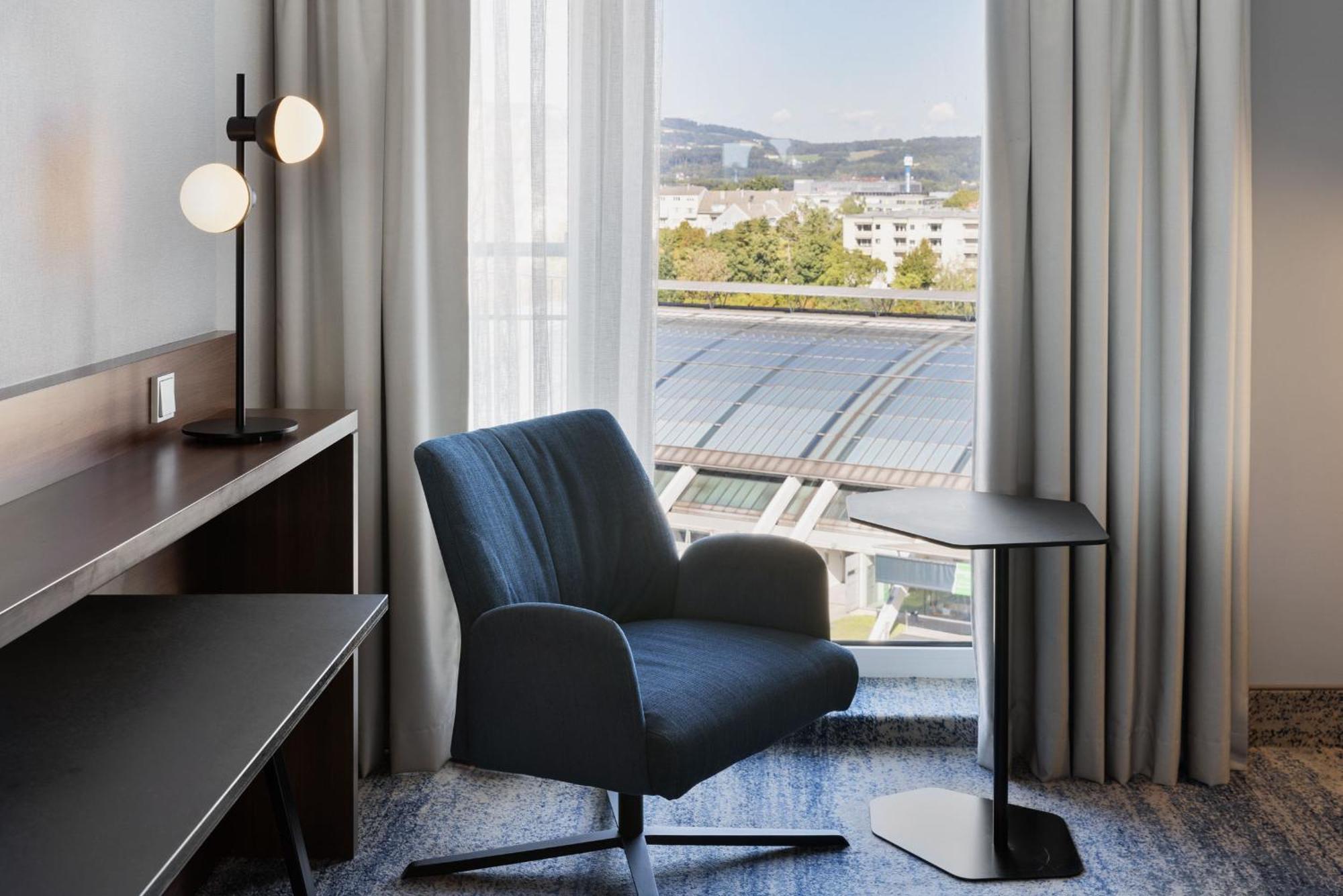 Courtyard By Marriott Linz Hotel Bagian luar foto