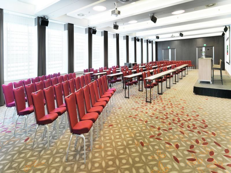 Courtyard By Marriott Linz Hotel Bagian luar foto